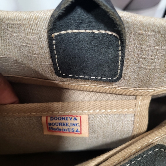 Dooney & Bourke Signature Satchel Tote Handbag Purse Can - Picture 4 of 5